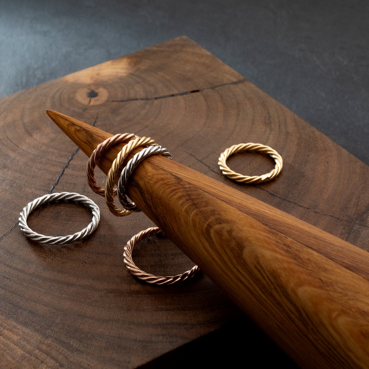 Miedziany pierścionek tensorowy w kolorze srebrnym - Amulet ochronny