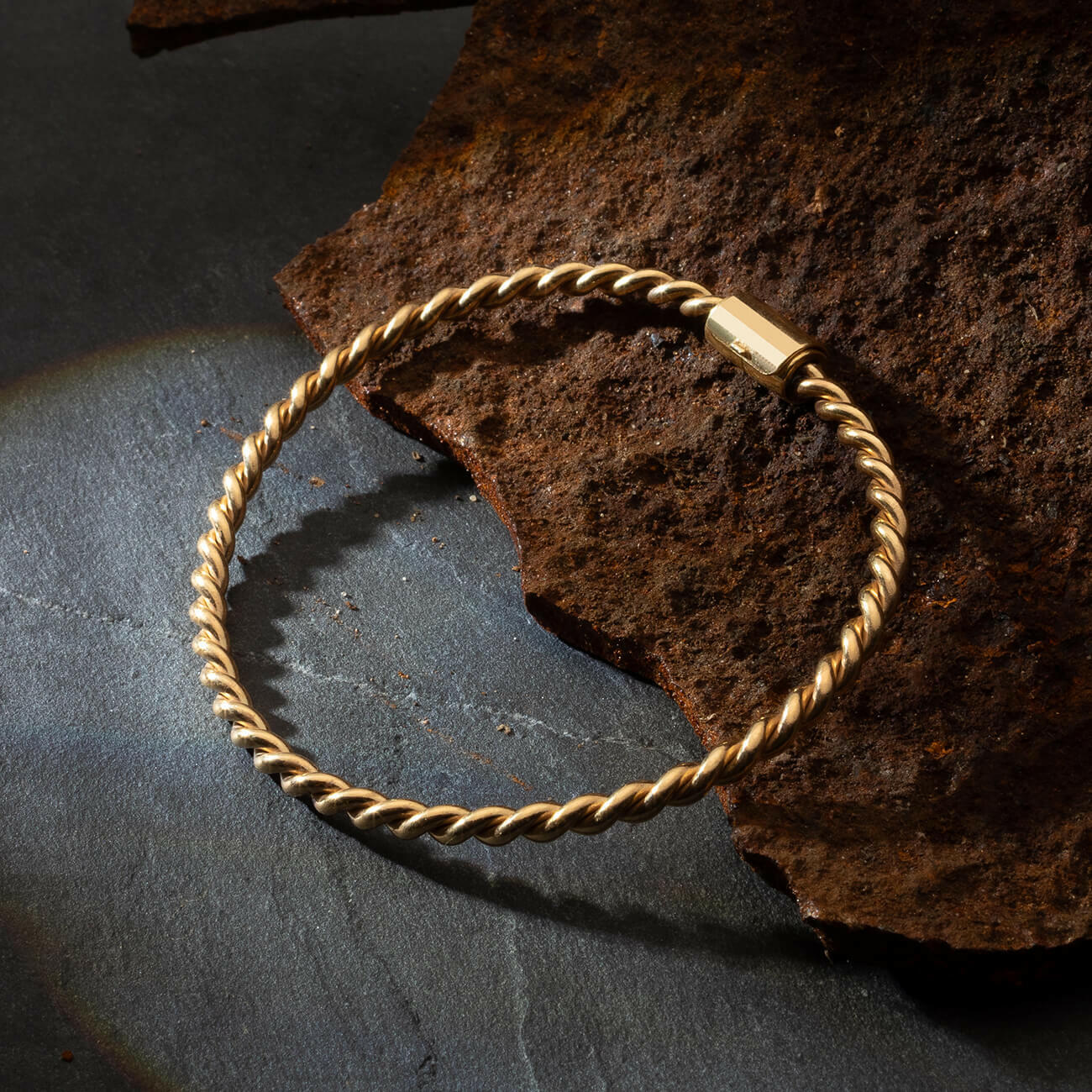 Miedziana bransoletka tensorowa w kolorze złotym - Zaginiony.